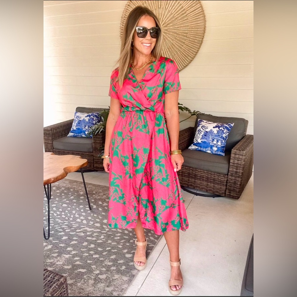 Printed Surplice Short Sleeve Dress.